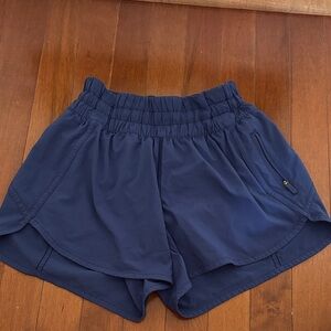Lululemon tracker shorts